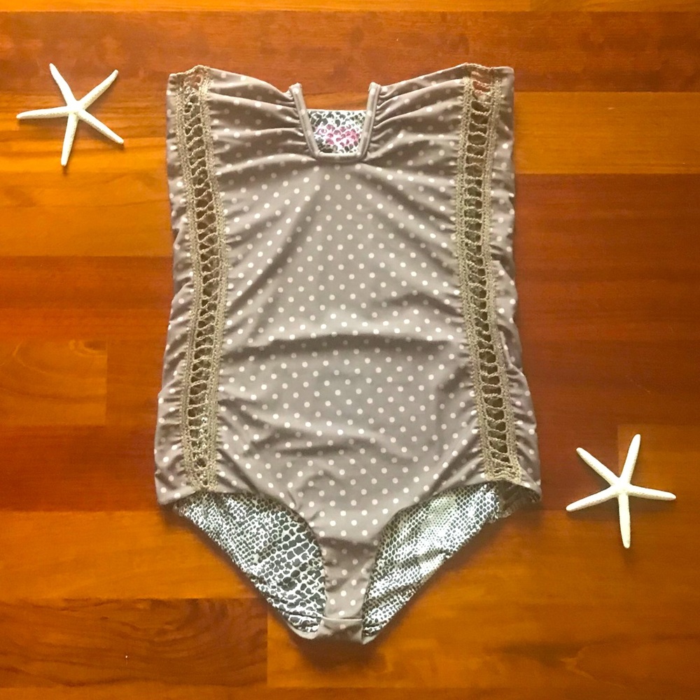 Acacia Africa Shiloh Dot Strapless Crochet Med